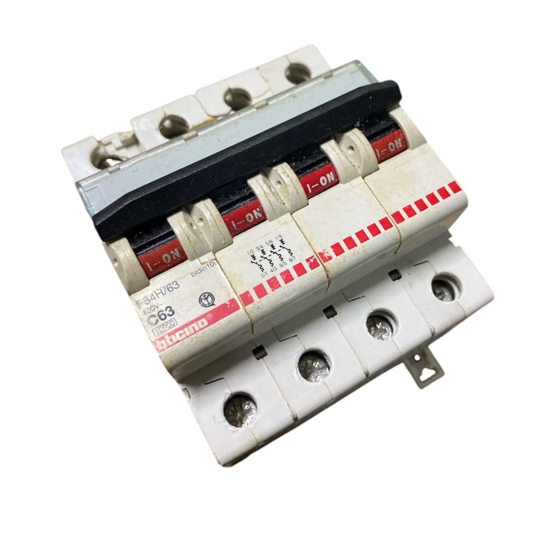 Interruttore Magnetotermico Bticino F84H/63 C63 400V