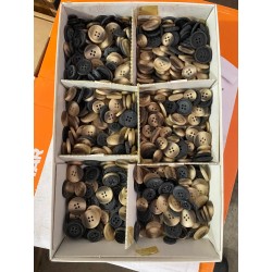 Bottoni di varie dimensioni in colori misti 80 PEZZI A SCELTA